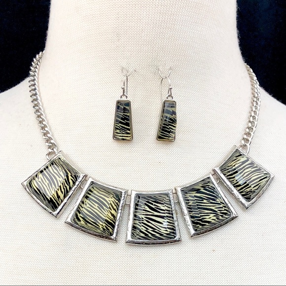 Zebra Necklace Zebra Necklace Zebra Necklace Zebra Necklace Zebra Necklace Zebra - Picture 1 of 3